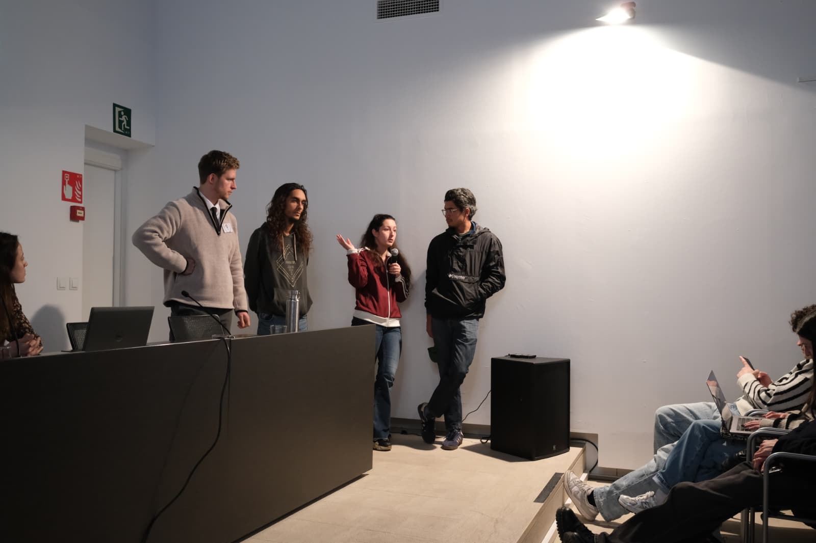 Presentation of the project Attenuating contagion in the global trade network